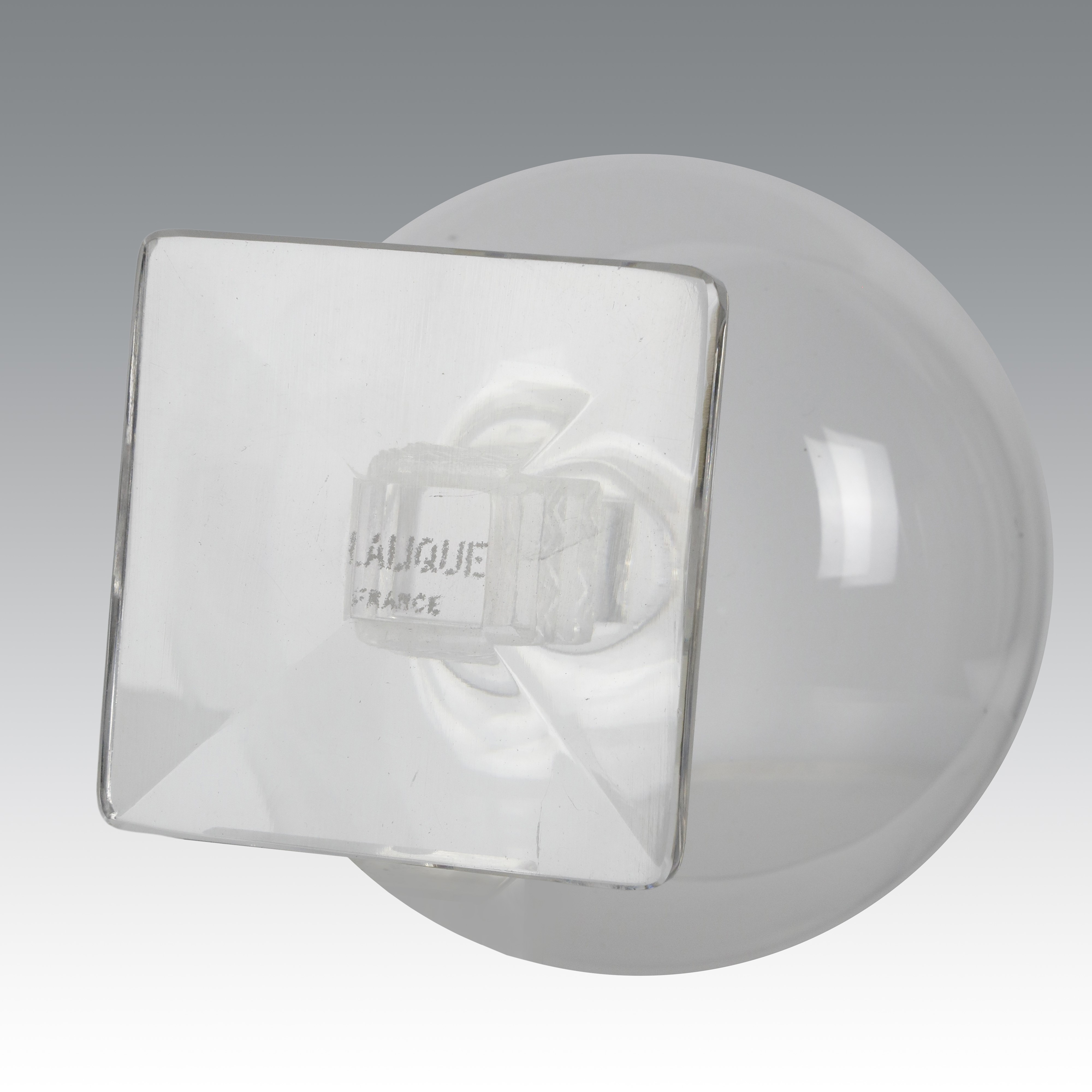 Lalique, Coppa sferica in vetro (produzione Belgio)