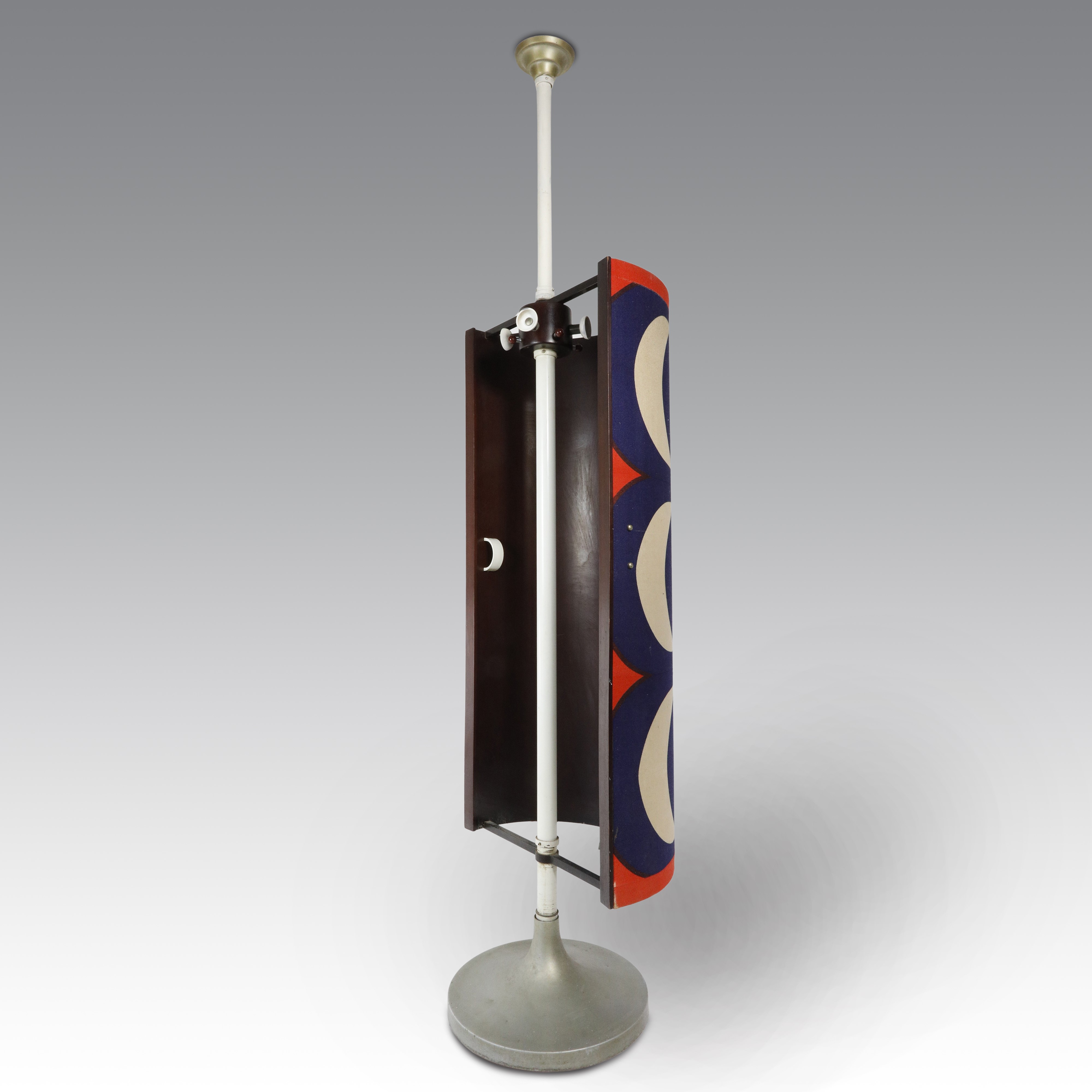 Appendiabiti Space Age, 1960 ca., struttura in metallo