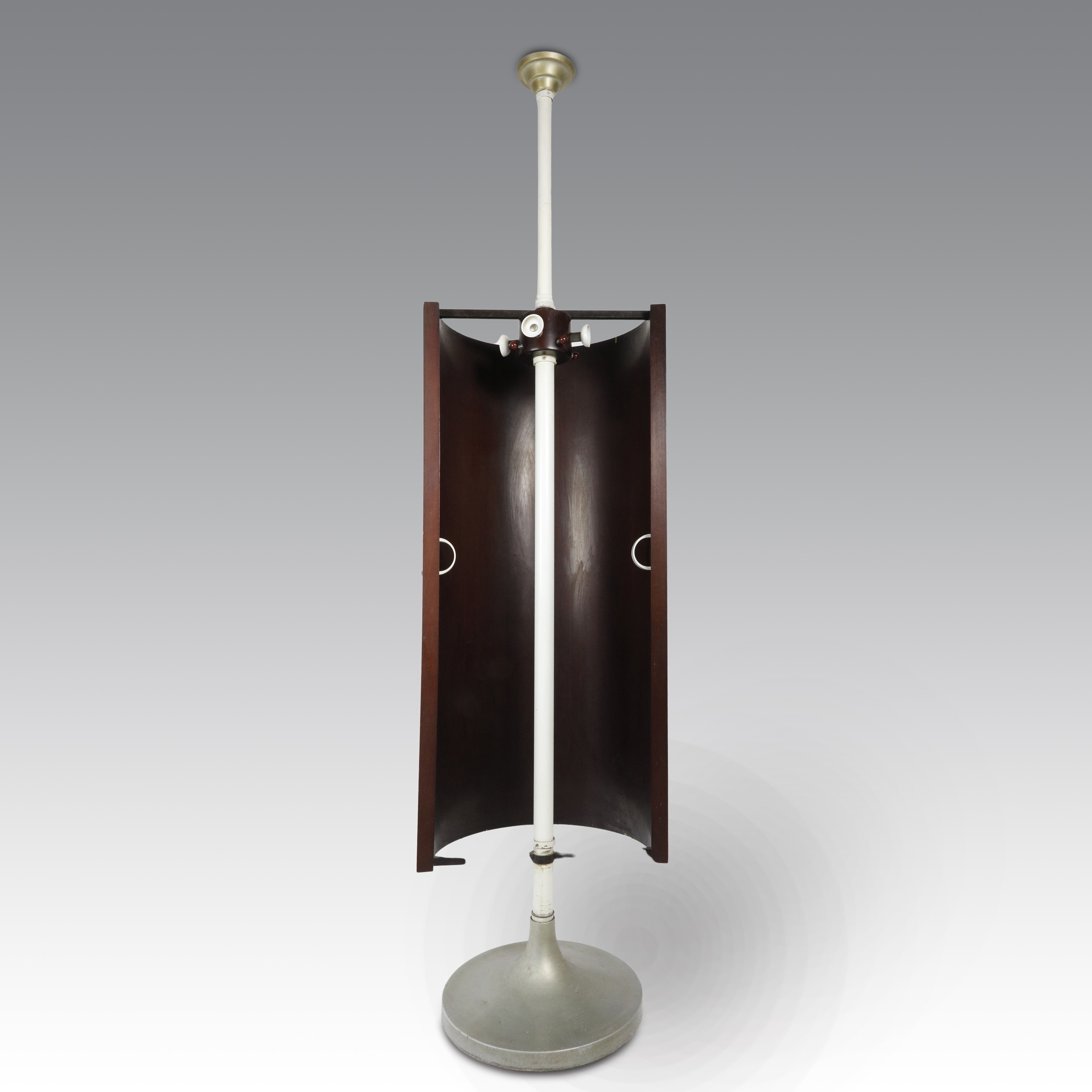 Appendiabiti Space Age, 1960 ca., struttura in metallo