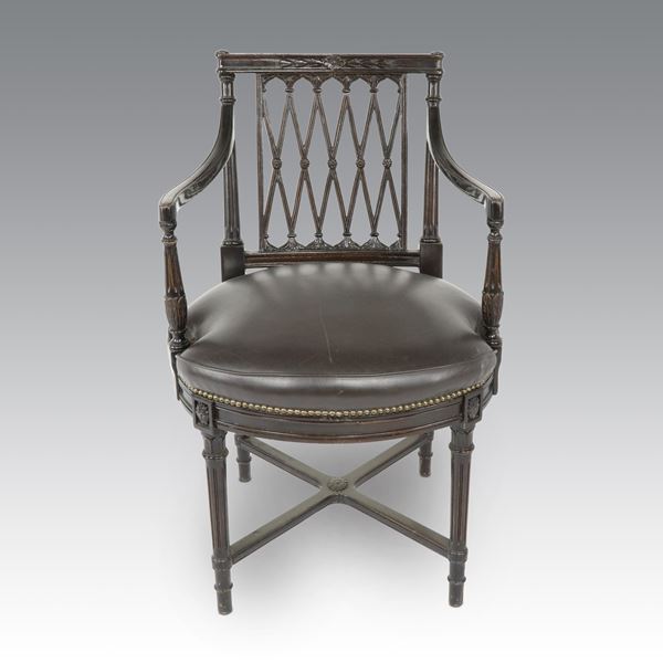 Poltroncina con braccioli in legno tinto nero in stile Regency con sedile in pelle nera 
