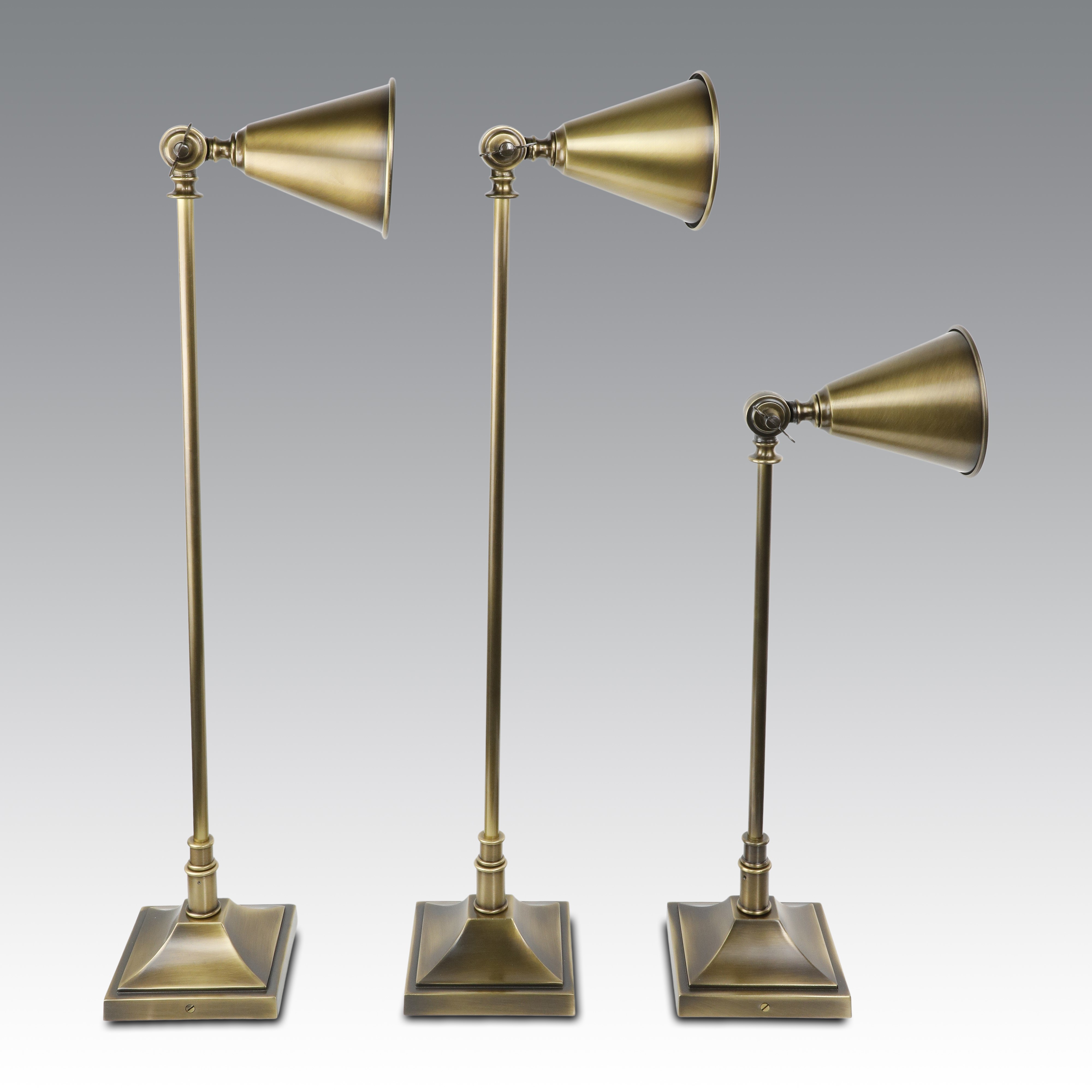 Celeste Dell'anna - Tre lampade color ottone