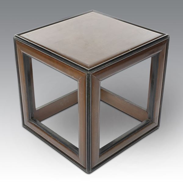 Lorenzo Mongiardino - Tavolino cubo in legno ciliegio, design attribuibile Lorenzo Mongiardino