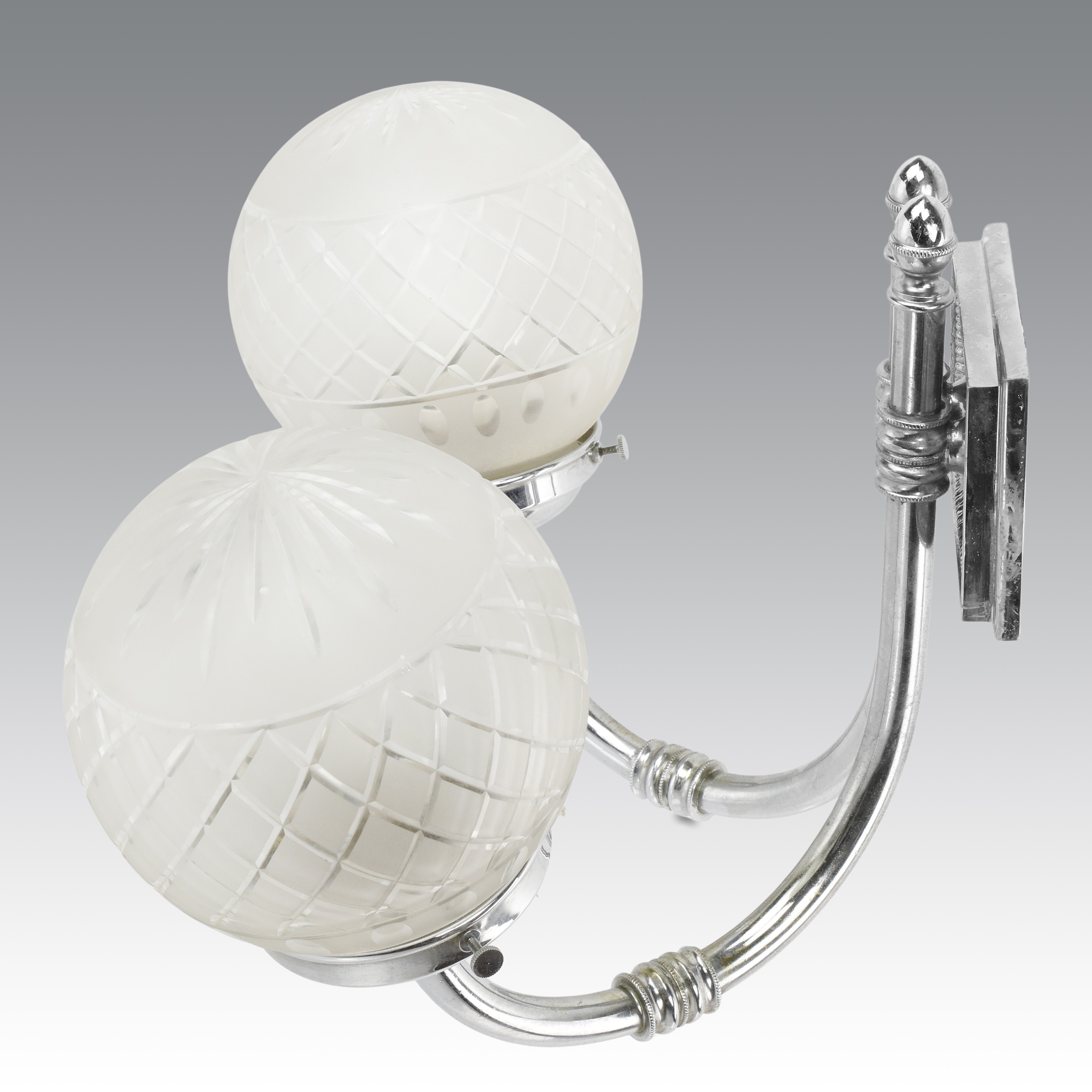 Lorenzo Mongiardino - Coppia/Set di tre appliques a doppio braccio con diffusori e sfere in vetro...