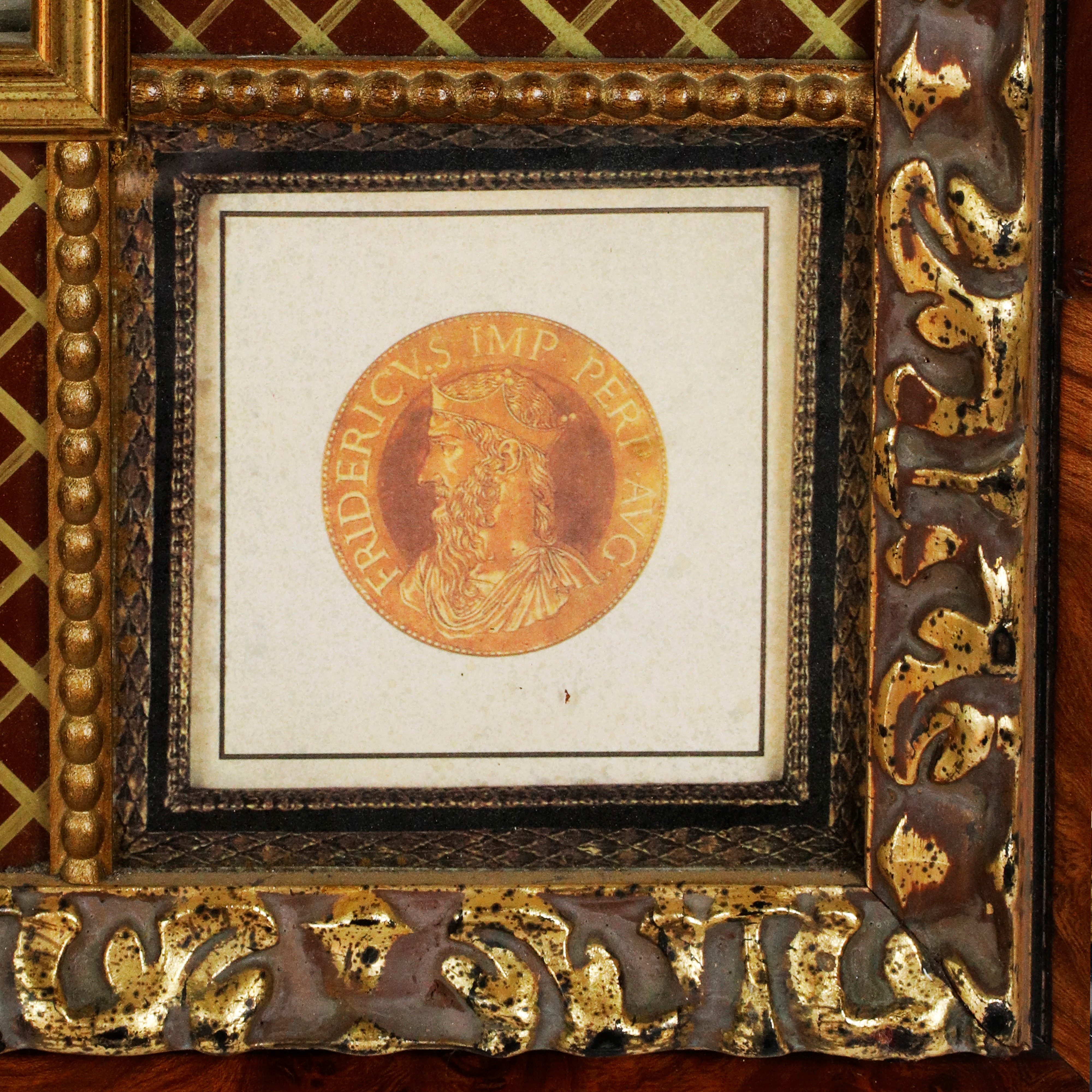 Lorenzo Mongiardino - Specchio da parete neoclassico con medaglioni di imperatori romani