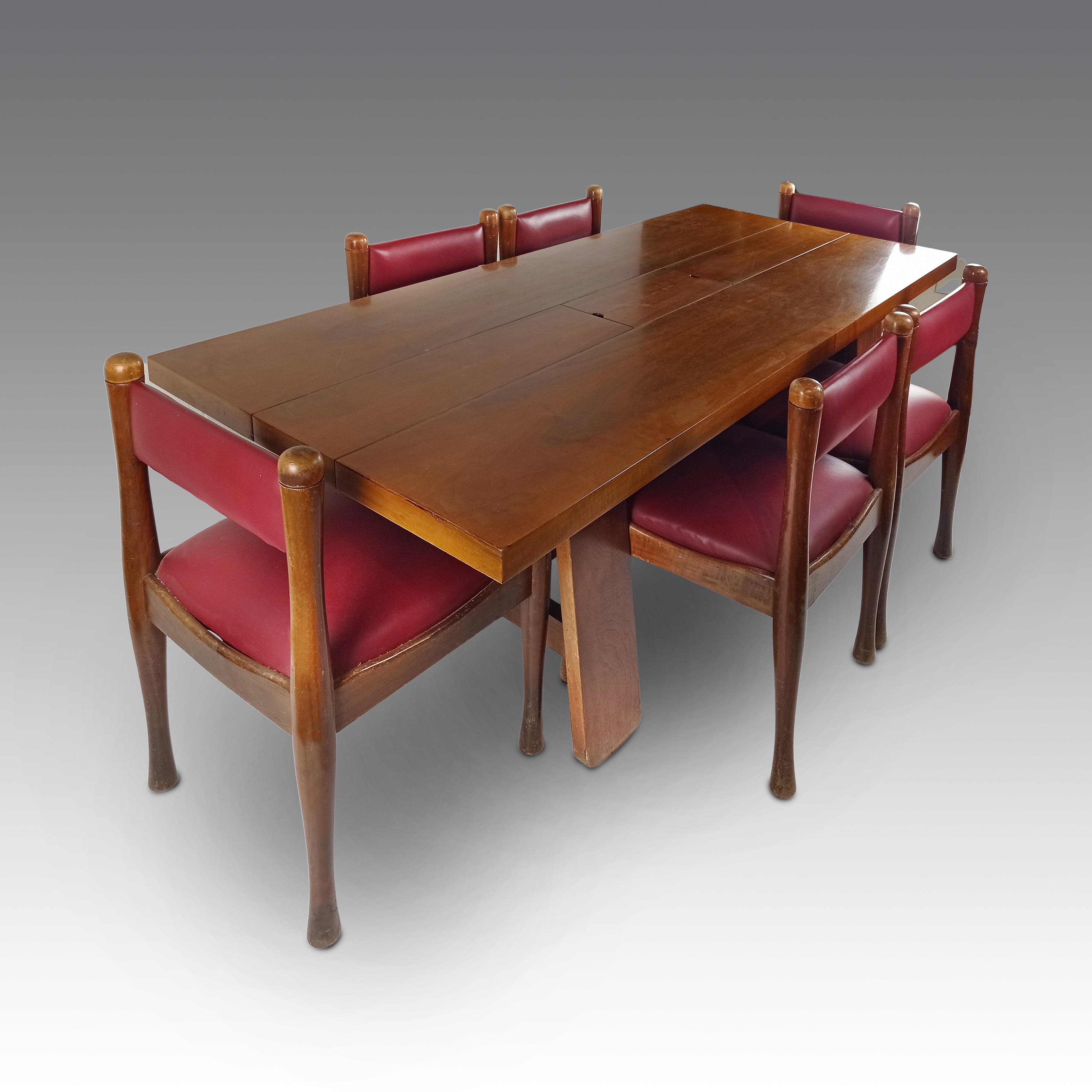 Silvio Coppola - Tavolo da pranzo modello “611” con 6 sedie, produzione Bernini, legno in noce, c...