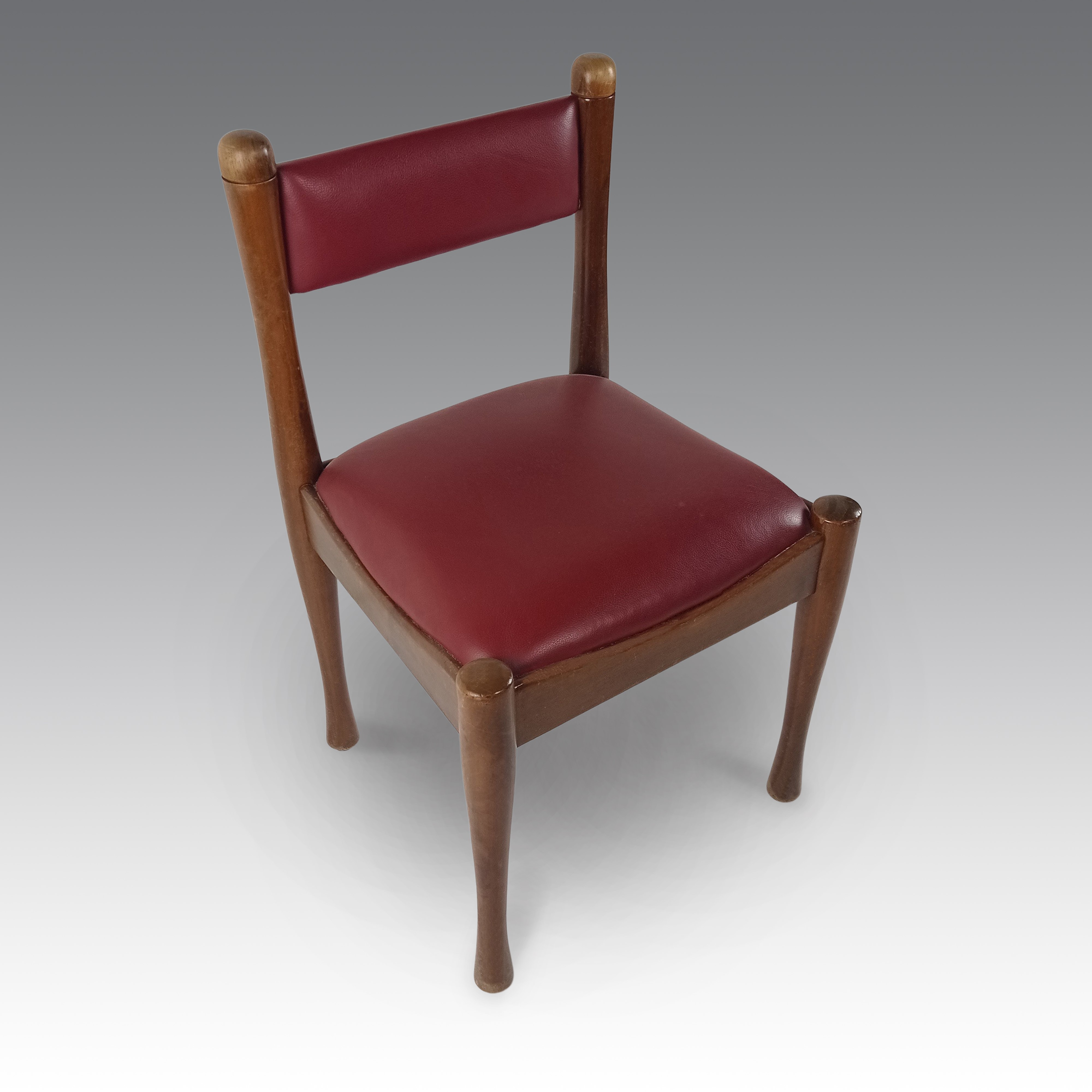 Silvio Coppola - Tavolo da pranzo modello “611” con 6 sedie, produzione Bernini, legno in noce, c...