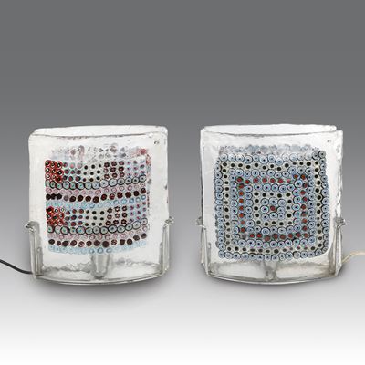 Coppia di lampade da tavolo in vetro a forte spessore con decoro in murrina policroma (Murano), a...