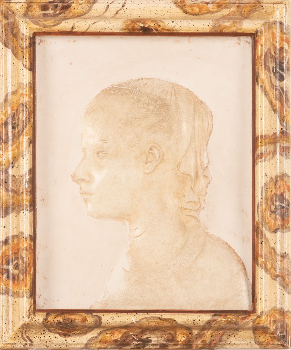 Bassorilievo in Scagliola Raffigurante Figura Femminile