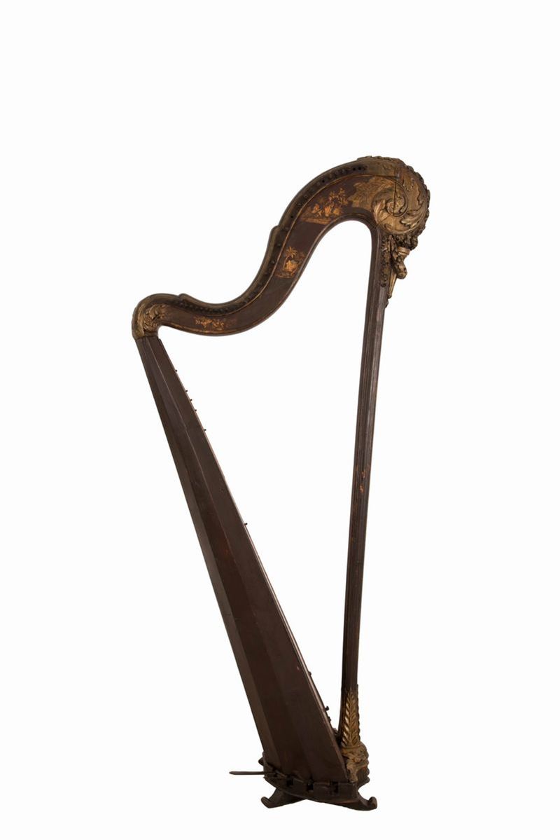 Arpa a 34 Corde con Modiglione Decorato con Scene di Vita Orientale Laccato a Cineserie