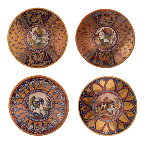 4 piatti in maiolica a lustro Gualdo Tadino raffigurante imperatori 