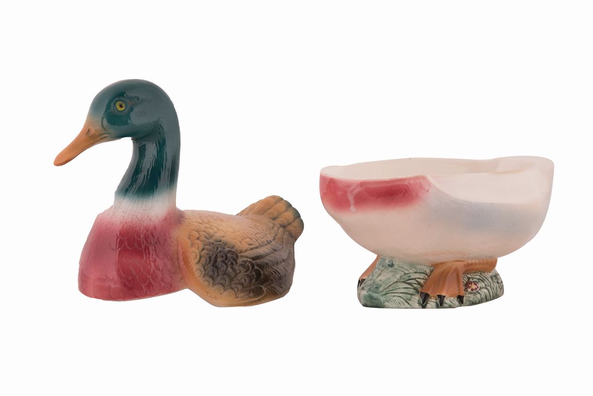 Zuppiera in Ceramica Raffigurante Anatra