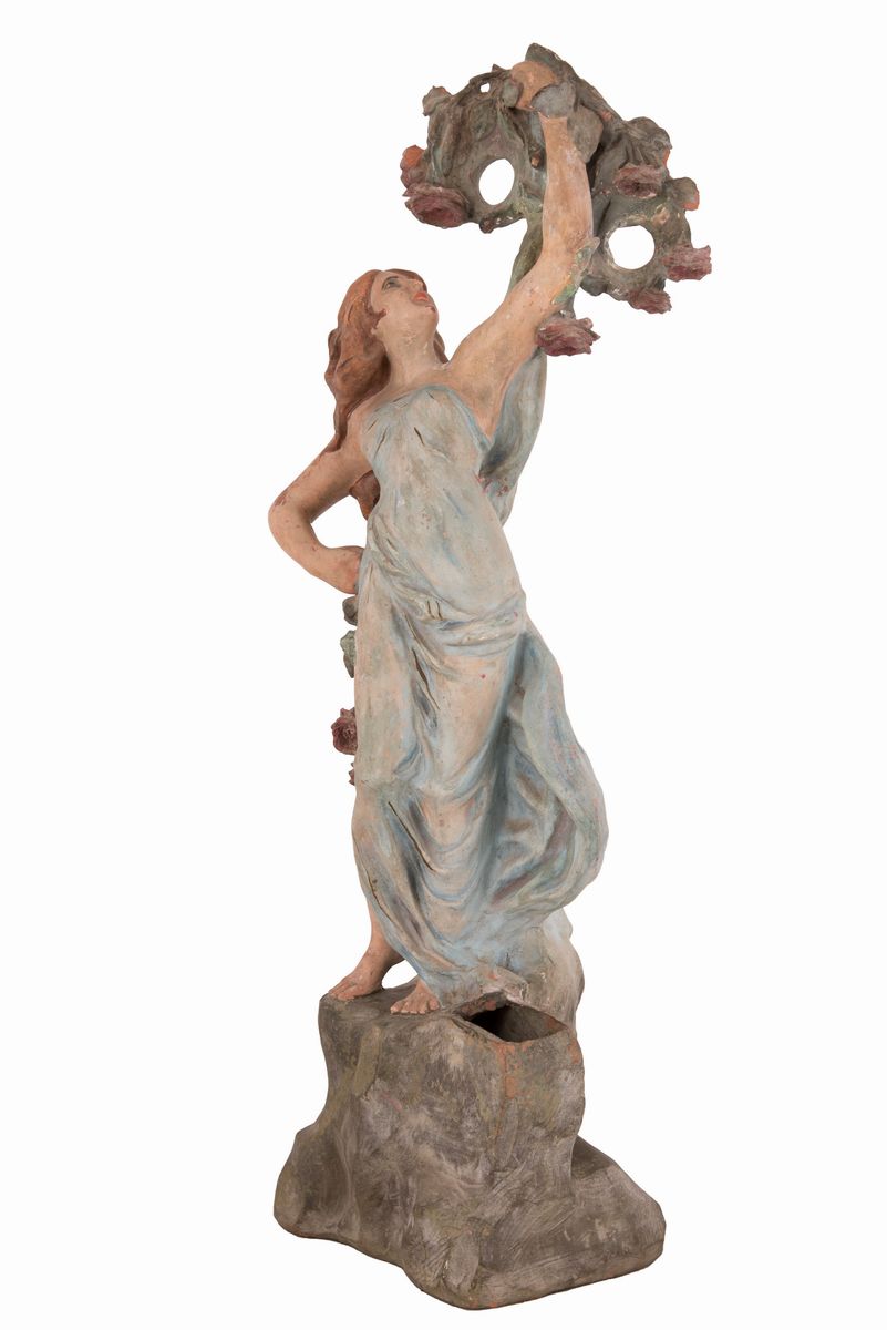 Statua Stile Liberty in Terracotta Dipinta Raffigurante Allegoria della Primavera