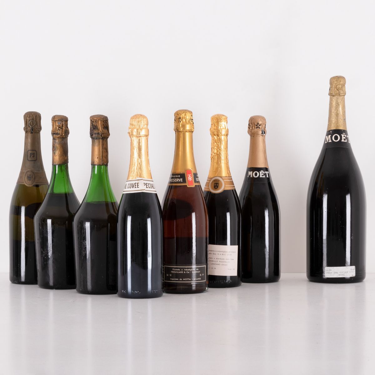 Lotto di 8 Champagne