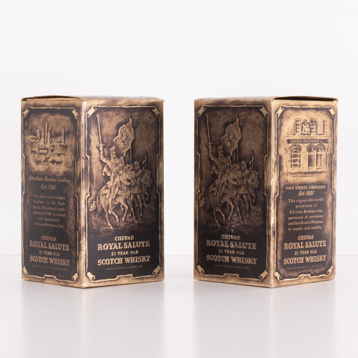 Lotto di 2 Bottiglie Blended Scotch Whiskey Royal Salute Chivas Brothers Ltd