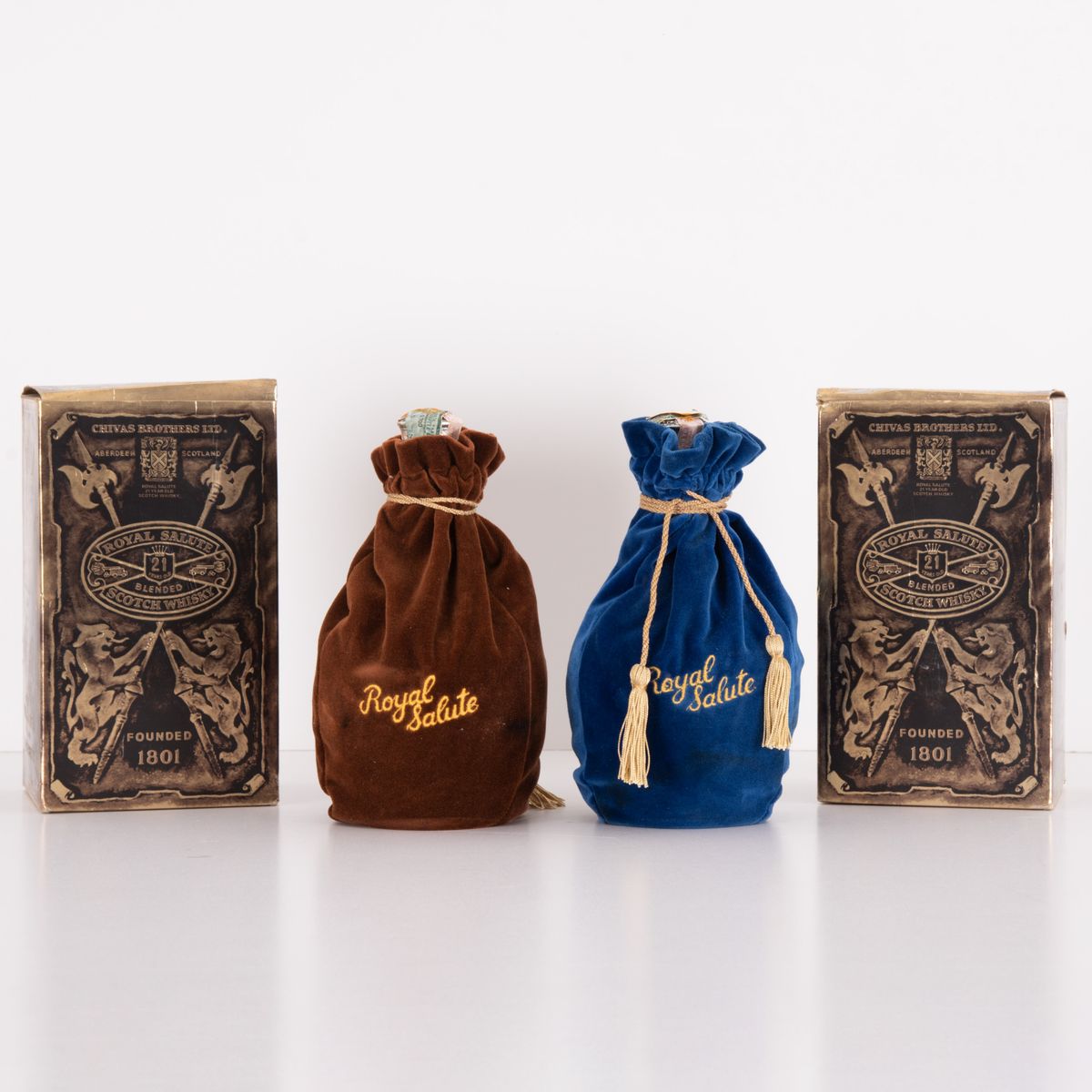 Lotto di 2 Bottiglie Blended Scotch Whiskey Royal Salute Chivas Brothers Ltd