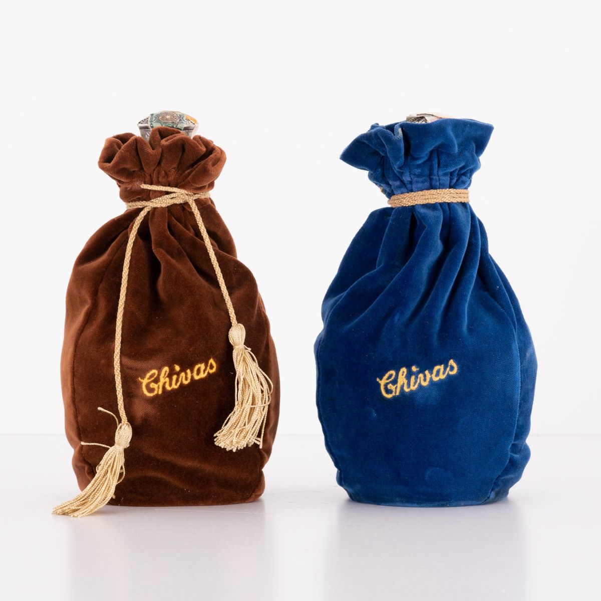 Lotto di 2 Bottiglie Blended Scotch Whiskey Royal Salute Chivas Brothers Ltd