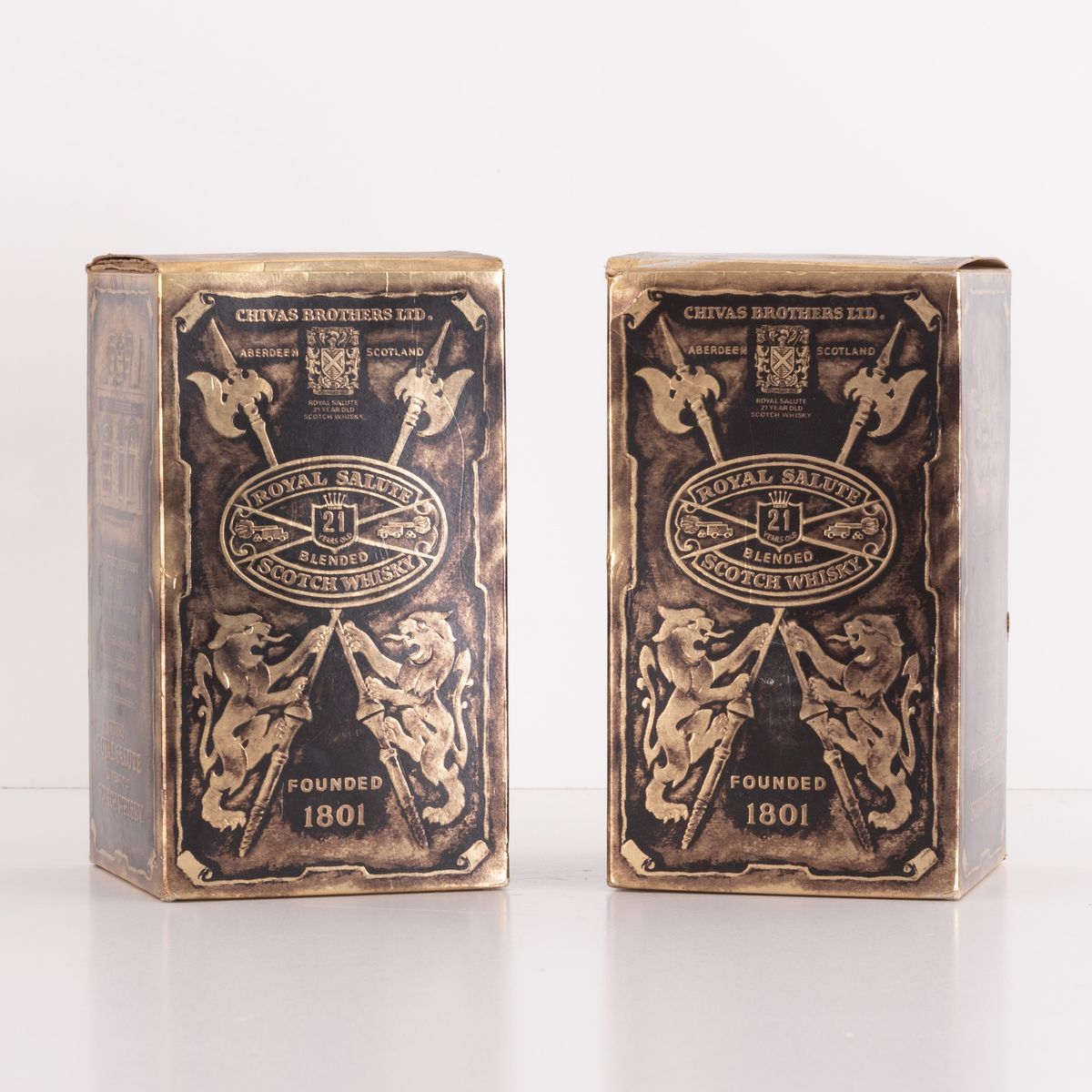 Lotto di 2 Bottiglie Blended Scotch Whiskey Royal Salute Chivas Brothers Ltd