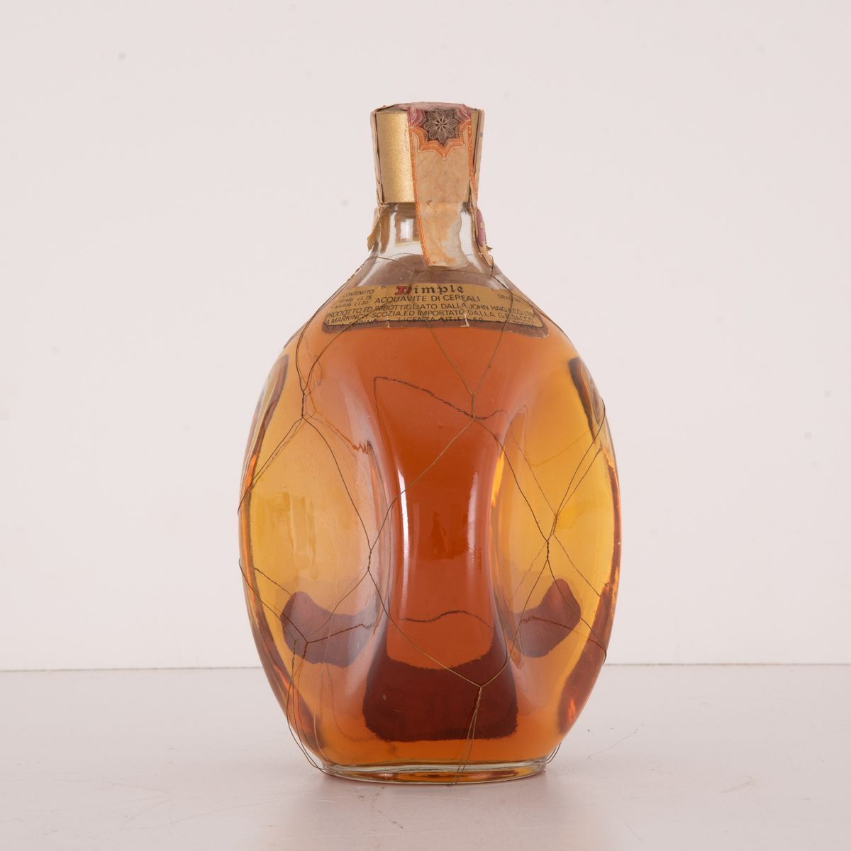Dimple Deluxe Scotch Whiskey John Haig & Co. Ltd