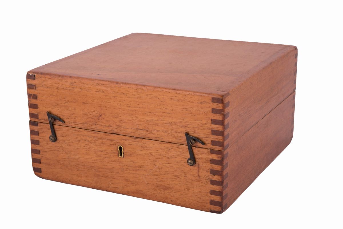 Sestante Nautico in Ottone Kelvin & Hughes Limited Entro Cassa in Legno