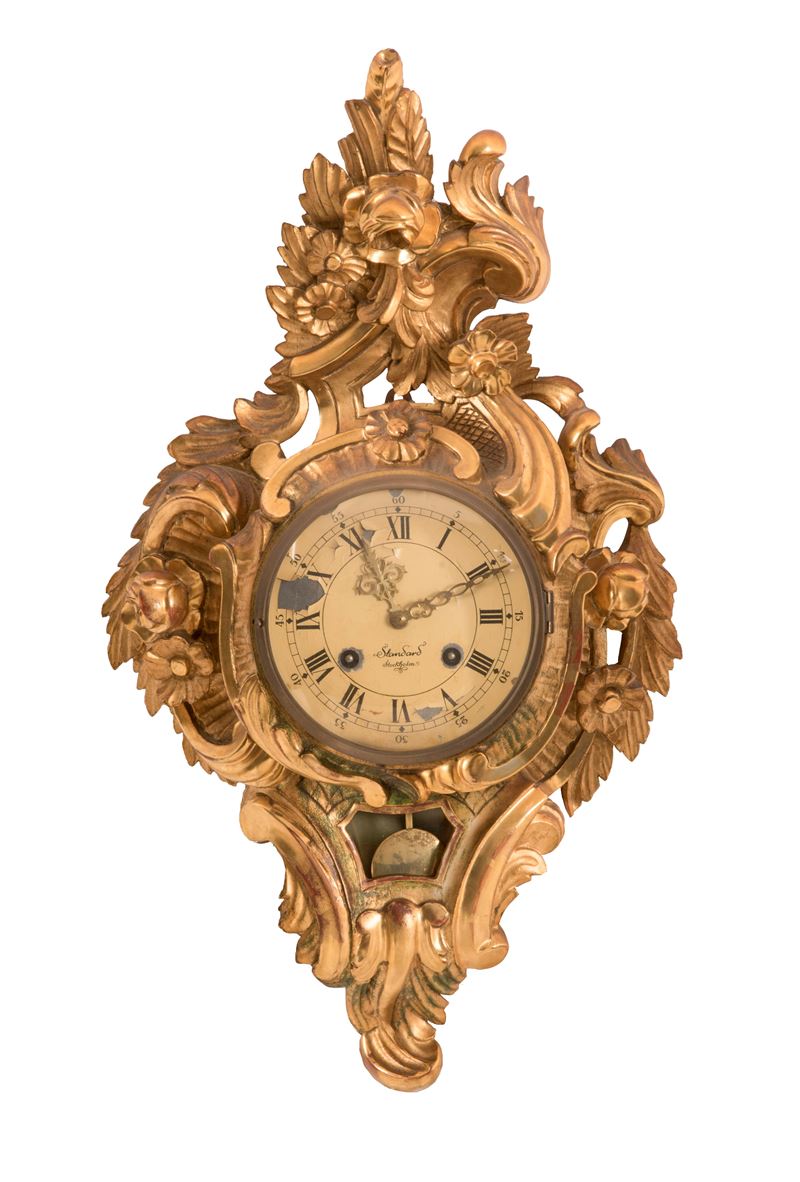Orologio Cartel in Legno Dorato Decorato a Motivi Vegetali e Floreali