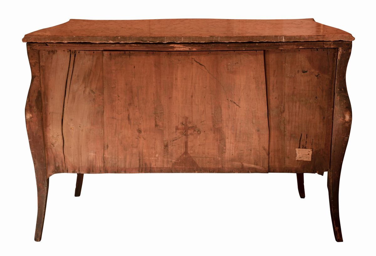 Cassettone Napoli Lastronato in Palissandro e Intarsiato in Bois De Rose. Piano in Marmo Rosso di...