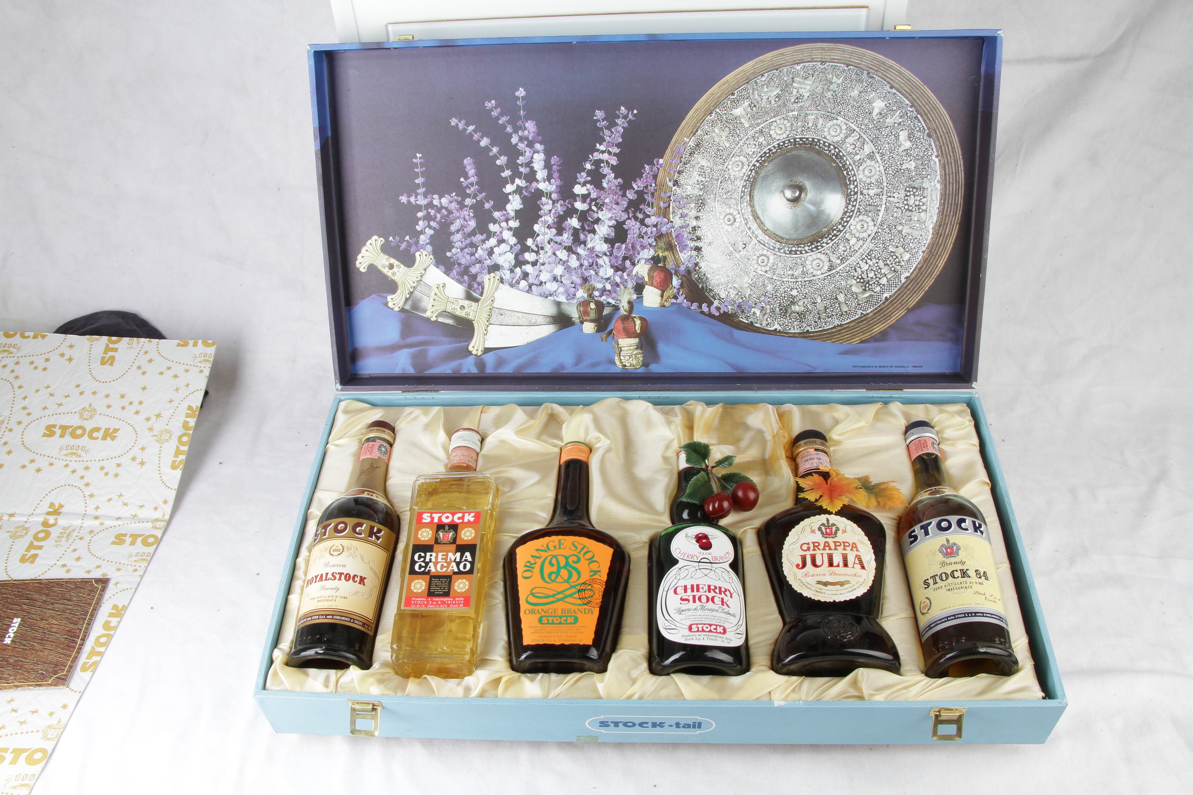 Lotto di 6 Bottiglie in Confezione Vintage Stock S.p.a.