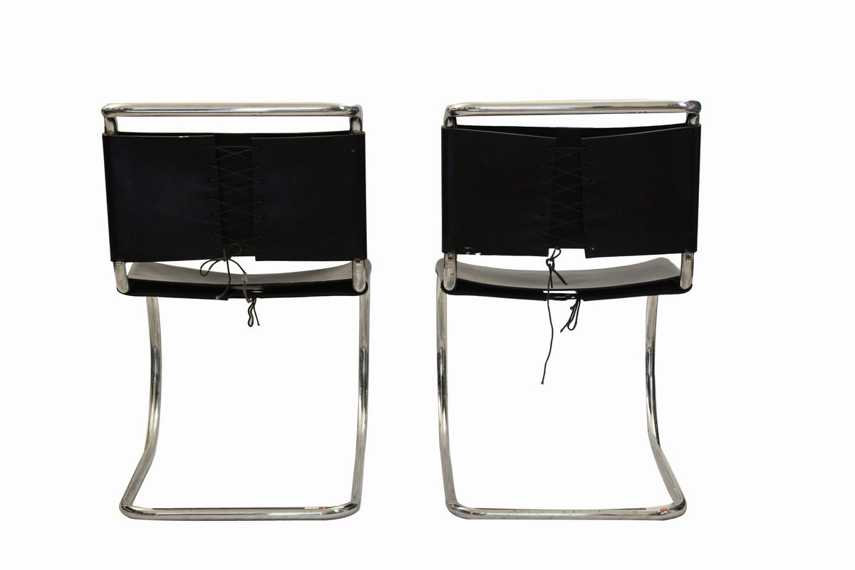 4 Sedia Anni ’80 in Stile Bauhaus Disegnata da Mart Stam e Marcer Beuer in Acciaio e Cuoio Nero