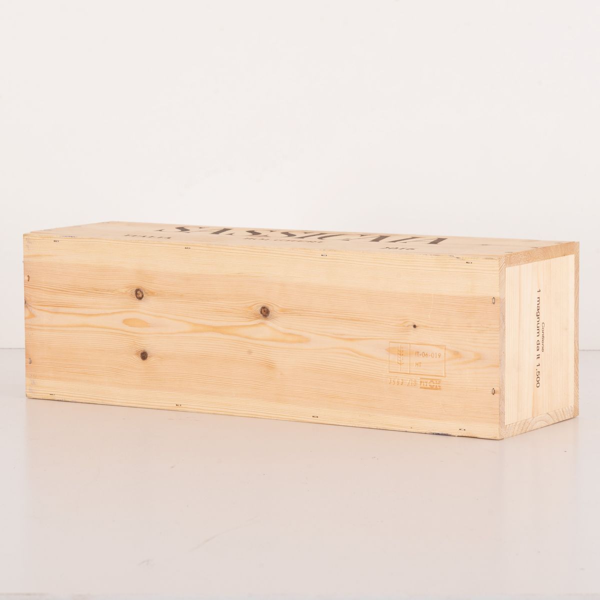 Lotto di 1 Bottiglia con Cassa di Legno Sassicaia Magnum Tenuta San Guido