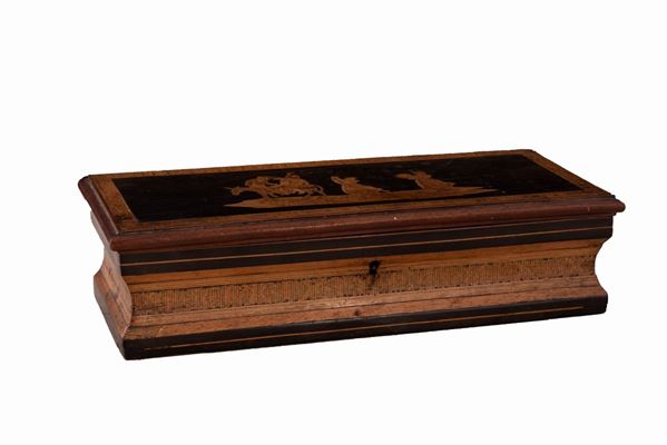Scatola sorrentina in legno intarsiato 
