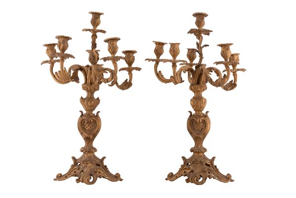 Coppia di candelabri in bronzo stile Luigi XV