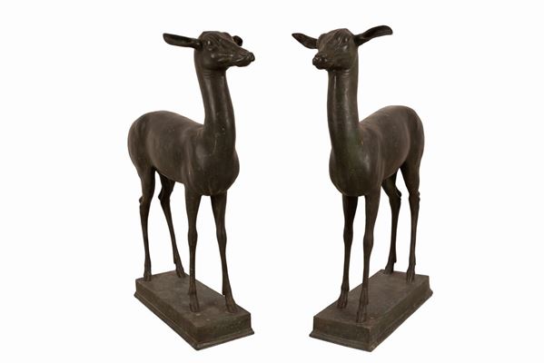 Coppia di sculture in bronzo brunito "Cerbiatti"  - Asta Asta di Arredi e Dipinti Antichi, Argenti e Design - Gliubich Casa d'Aste