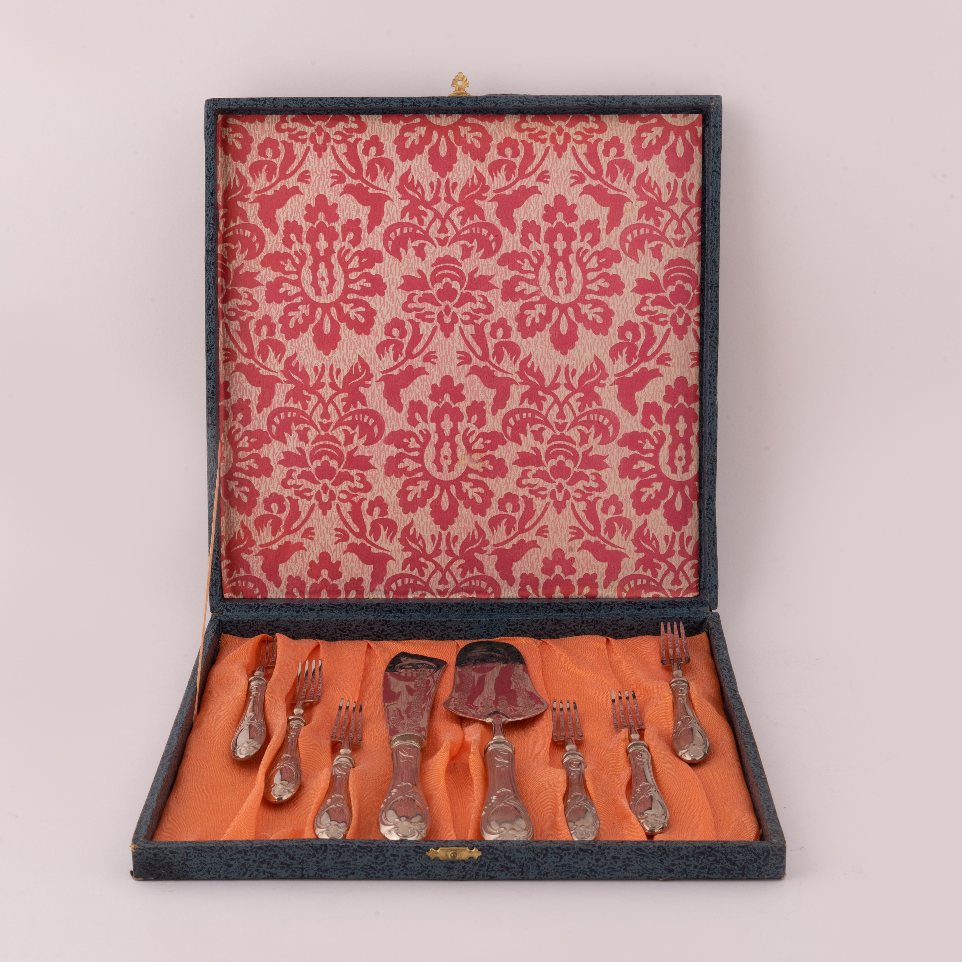 Set da Dolce in Argento Composto da 6 Forchettine e Due Posate da Portata