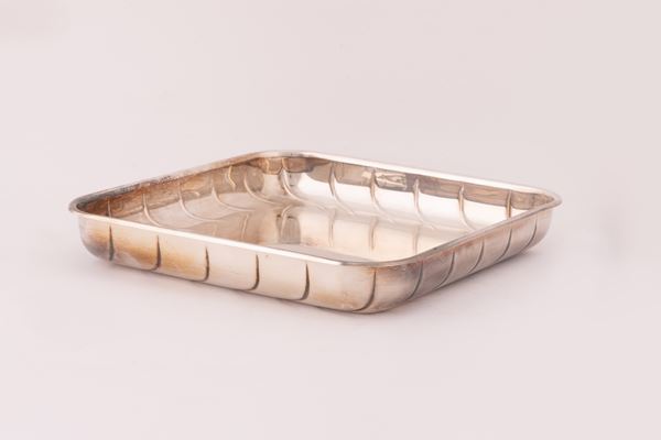 Porta bonbon di forma quadrangolare in argento