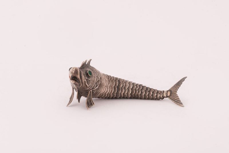 Scultura in Argento Raffigurante un Pesce