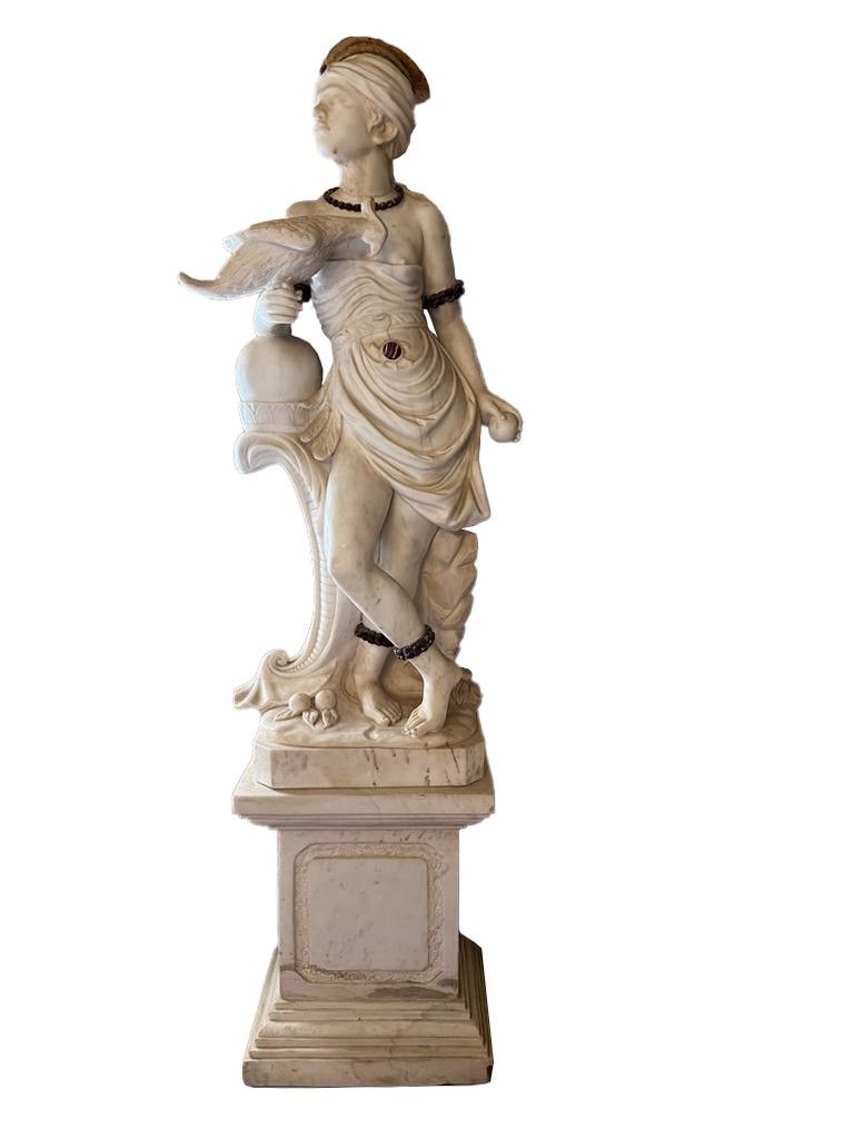 Statua in Marmo Raffigurante "allegoria Dell'america"
