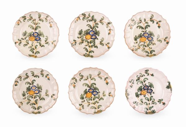 Manifattura Cantagalli del XIX secolo - 6 piattini in maiolica a bordo mistilineo, decorati in policromia con il tipico motivo a "tacchiolo"