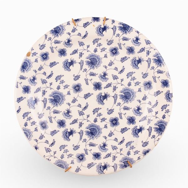 Manifattura inglese,Manifattura inglese del XIX secolo - Piatto inglese con decorazione floreale blu