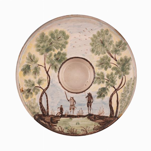 Manifattura castellana della seconda met&#224; del XVIII secolo - Piattello portachicchera decorato con paesaggio e figure