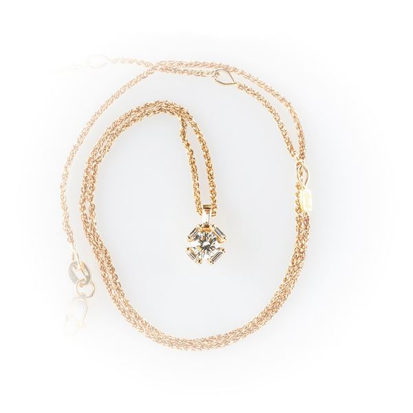 Re Carlo pink gold necklace with central diamond pendant and 5 baguette diamonds. Multisize chain