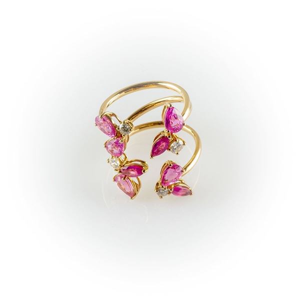 18 kt rose gold ring with pear-cut and navette pink sapphires 