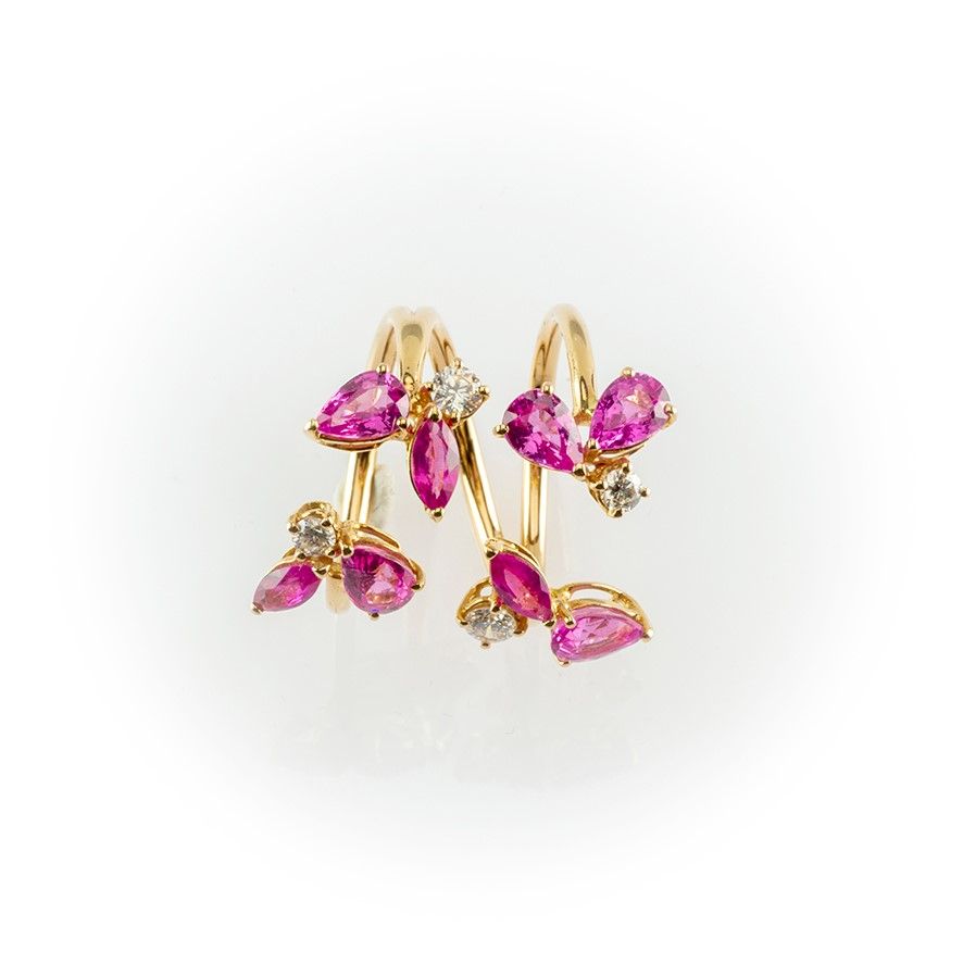 Anello in Oro Rosa con Zaffiri Rosa a Goccia e Navette