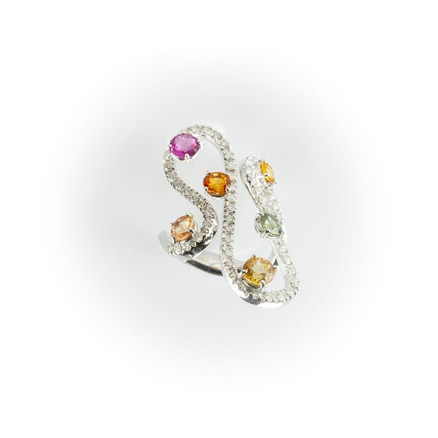 Anello Fantasia Gismondi Realizzato in Oro Bianco con Zaffiri di Vari Colori e Diamanti Bianchi