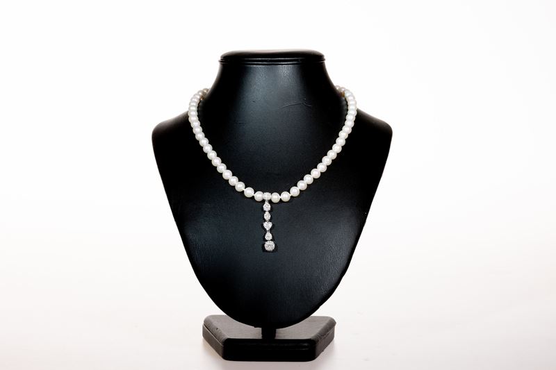 Collana di perle coltivate giapponesi Recarlo con ciondolo centrale costituito da sei elementi co...