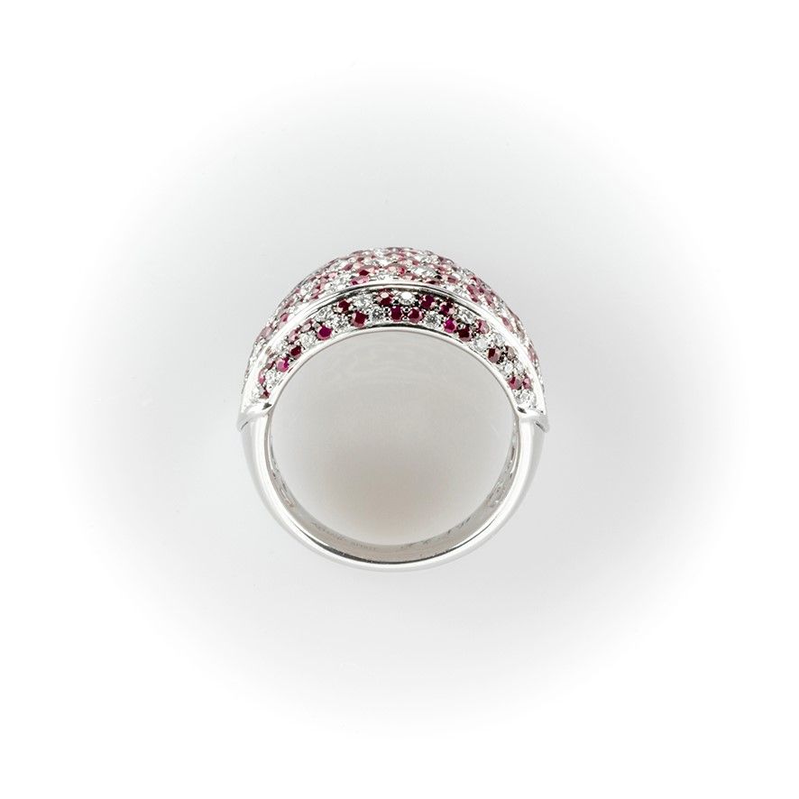 Anello Recarlo a Fascia in Oro Bianco con Pavè Misto di Rubini e Diamanti