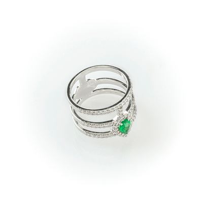 Anello a Fascia in Oro Bianco con Diamanti Bianchi e Smeraldo Centrale Taglio a Goccia