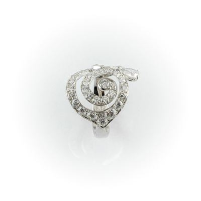 Anello Gismondi Fantasia Realizzato in Oro Bianco con Diamanti Taglio Brillante e Taglio Goccia