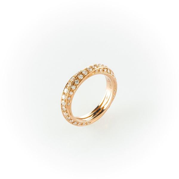 Crieri Ring in rose gold with pavé of brilliant cut white diamonds