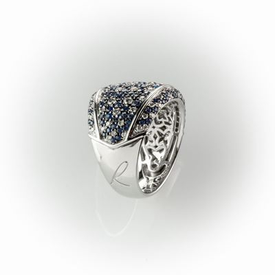 Anello a Fascia Realizzato in Oro Bianco con Pavè Misto di Diamanti Bianchi Taglio Brillante e Za...