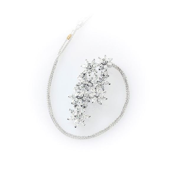 Recarlo white gold choker with floral theme pendant consisting of seven elements with brilliant-cut white diamonds and shuttles. Adjustable chain on several sizes