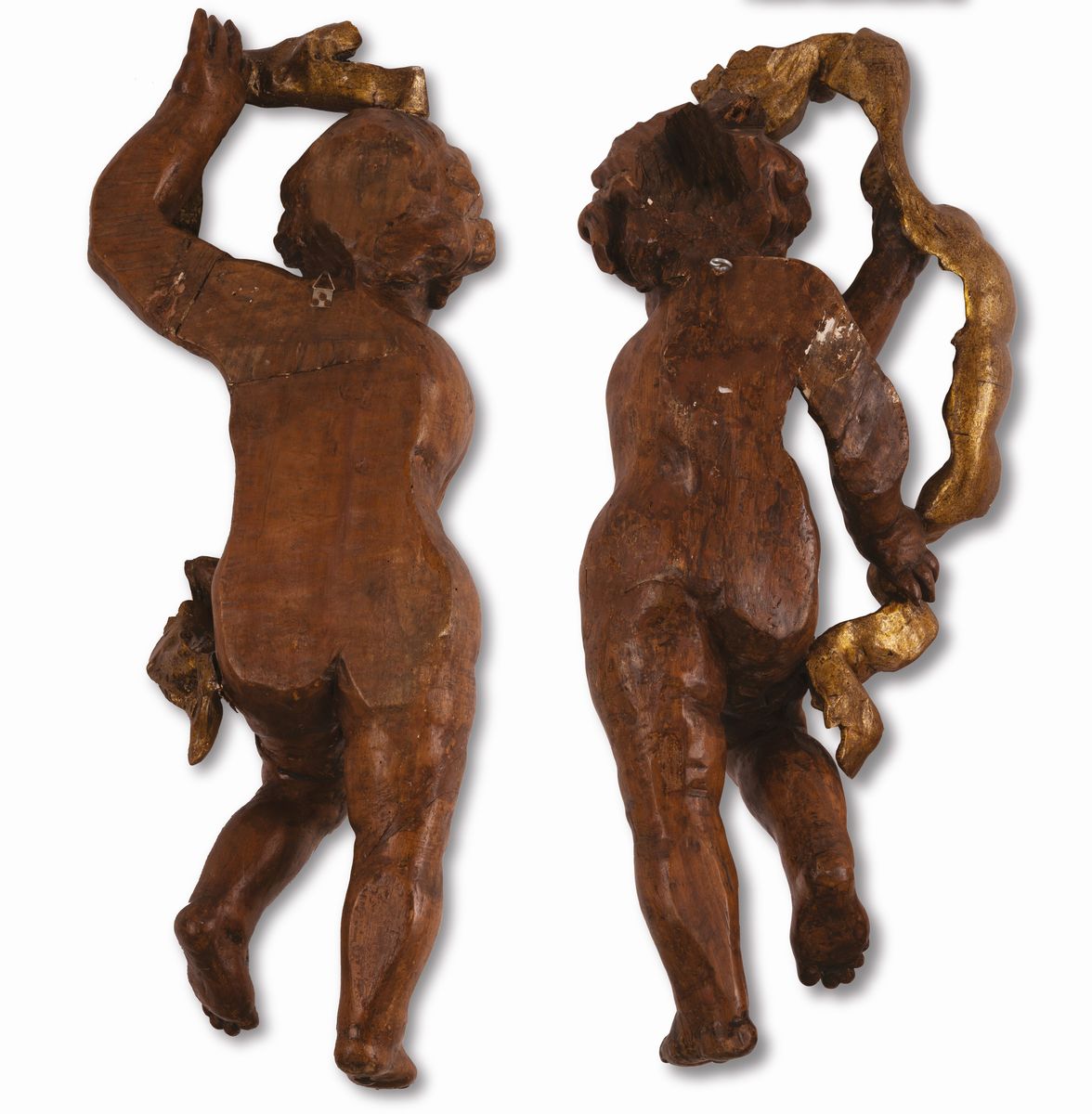 Manifattura Romana del XVII Secolo - Coppia di Sculture Lignee Raffiguranti Putti Reggifestoni Do...